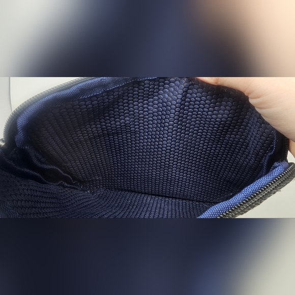 Tumi Delta Grey Vinyl Canvas Zip Top Small Make up Cosmetic Toiletry Travel Bag - Picture 7 of 10